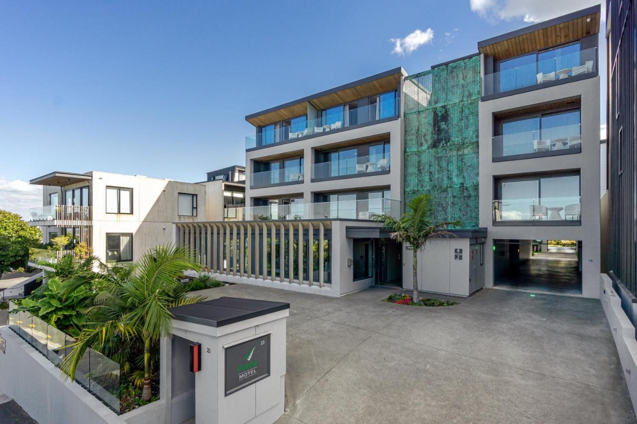 Fernz Motel & Apartments Birkenhead Auckland Exterior photo The Green, 2016