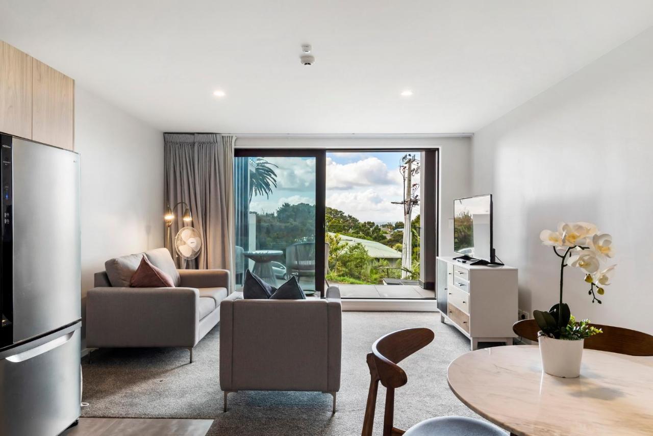 Fernz Motel & Apartments Birkenhead Auckland Exterior photo A staged apartment at The Standard