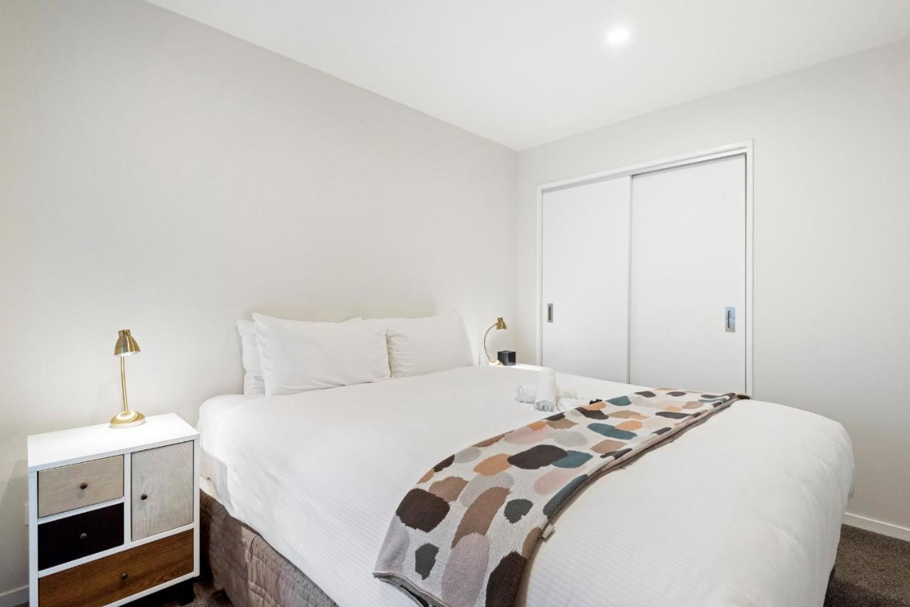 Fernz Motel & Apartments Birkenhead Auckland Exterior photo A bedroom